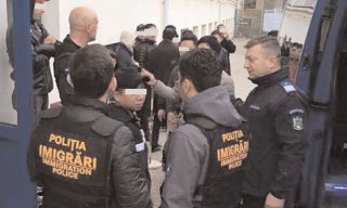 Polițiștii de la Imigrări Dâmbovița, la datorie la început de an 